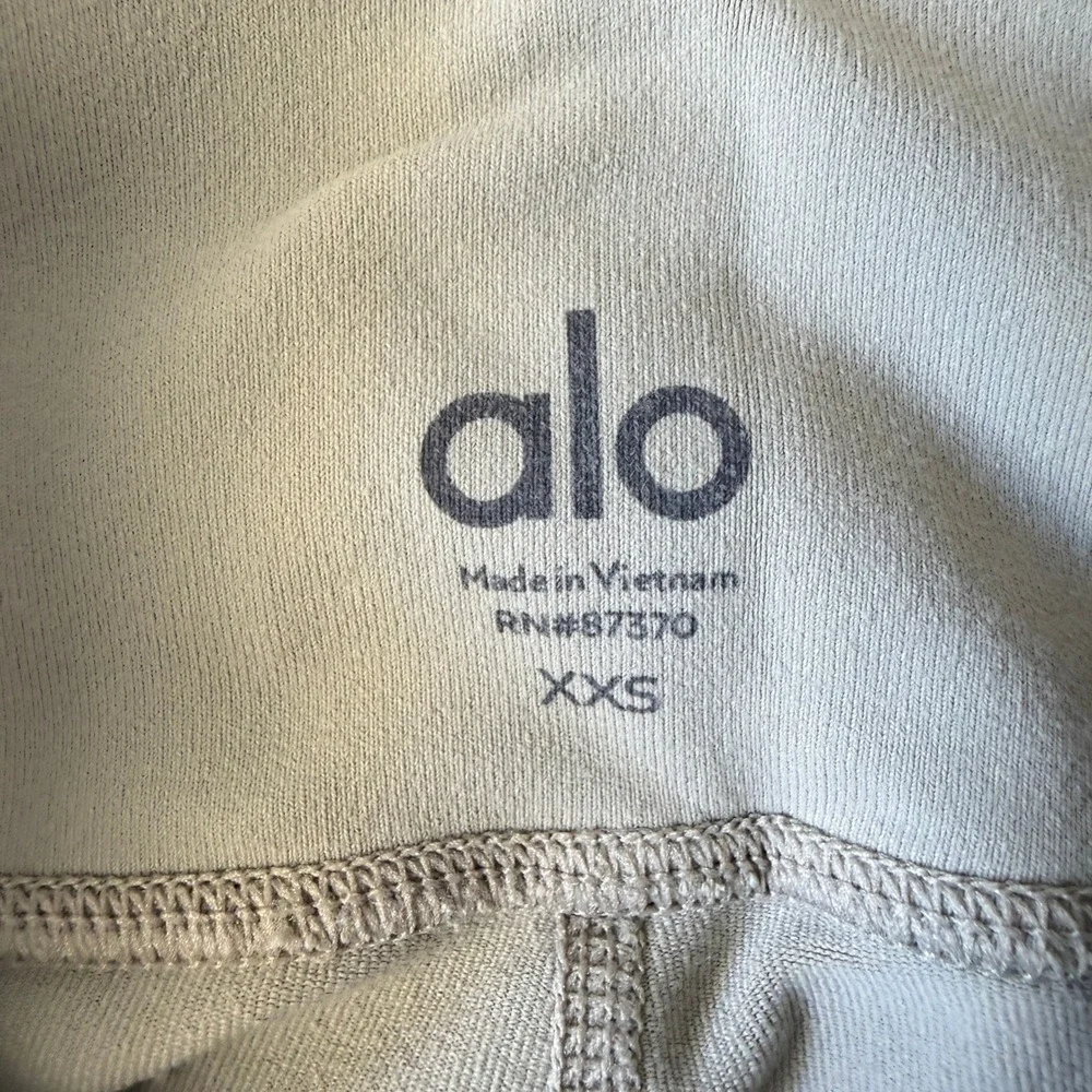 Alo Yoga High Waist Airbrush Biker‎ Shorts Light Green XXS Athletic Yoga Workout
